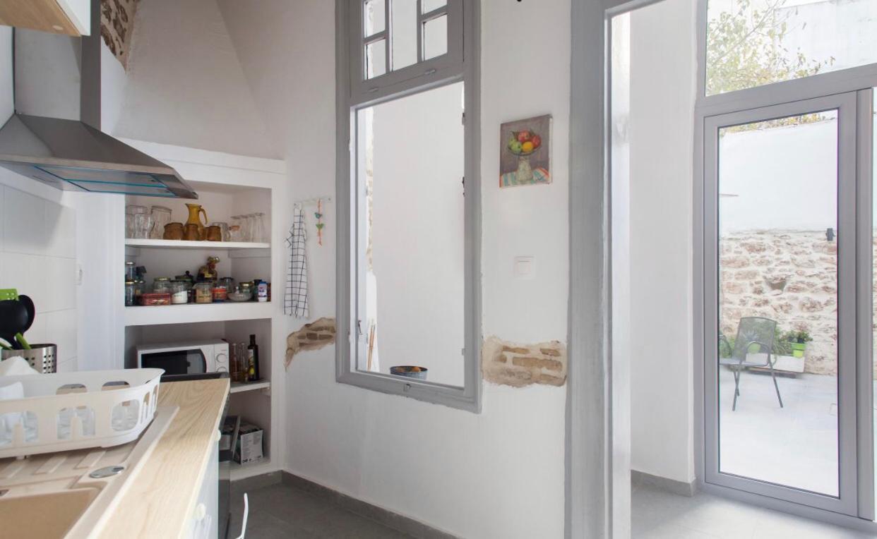 A Litte Taste Of Home Guest House Athens Exterior photo