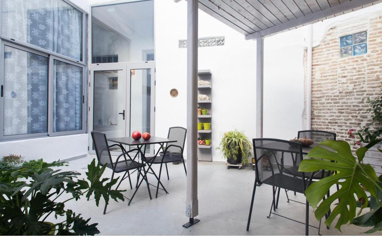 A Litte Taste Of Home Guest House Athens Exterior photo